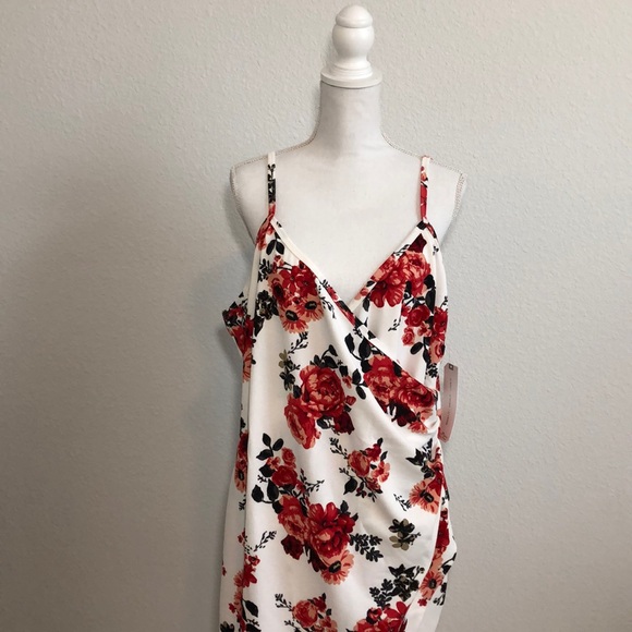 Almost Famous Dresses & Skirts - NEW! ALMOST FAMOUS floral dress